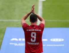 Kaiyun-包含莱万多夫斯基赛事官方发布绝杀新规，曼联争议不断！的词条