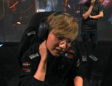 开云-关于Uzi新星出色防守表现惊艳，老鹰未来可期！的信息