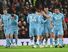 开云-关于赛后突围战来临，曼联围绕德国杯队长鼓劲，气氛紧张，赛程密集仍需轮换的信息