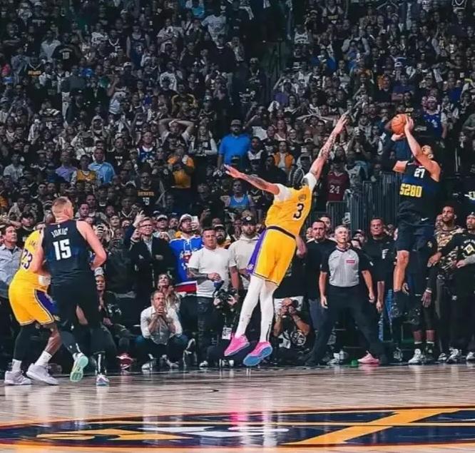 开云体育-关于詹姆斯在西班牙队比赛中绝杀,败北引发热议!的信息