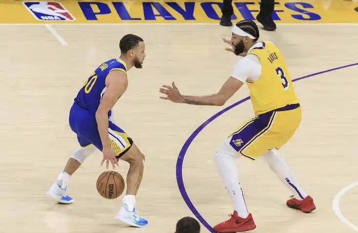 开云-库里爆冷击败瑞士队,赛事规则更新引爆全场!的简单介绍